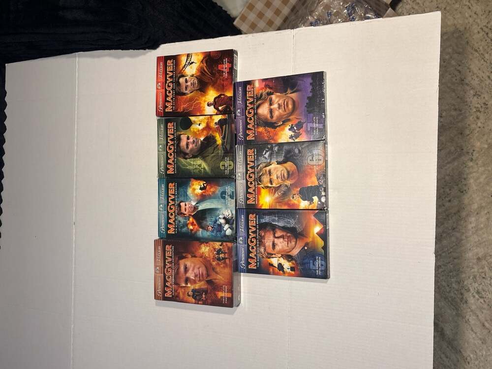 MacGyver: The Complete Series DVD Bundle - Seasons 1-7